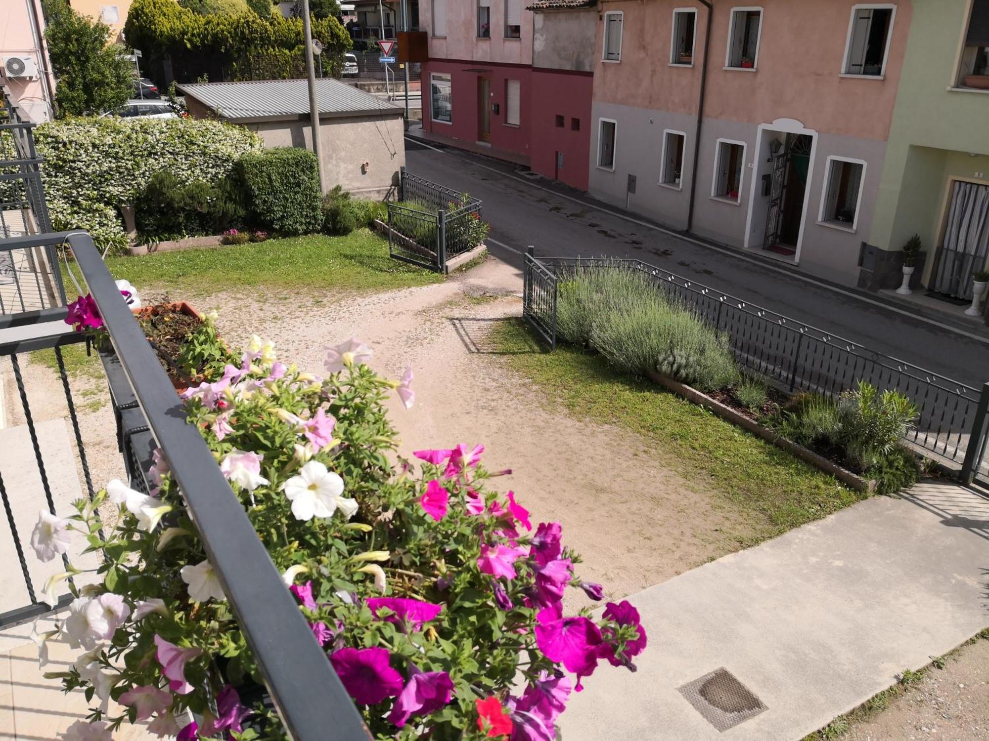 Appartamento Da Guido Borso del Grappa Kültér fotó